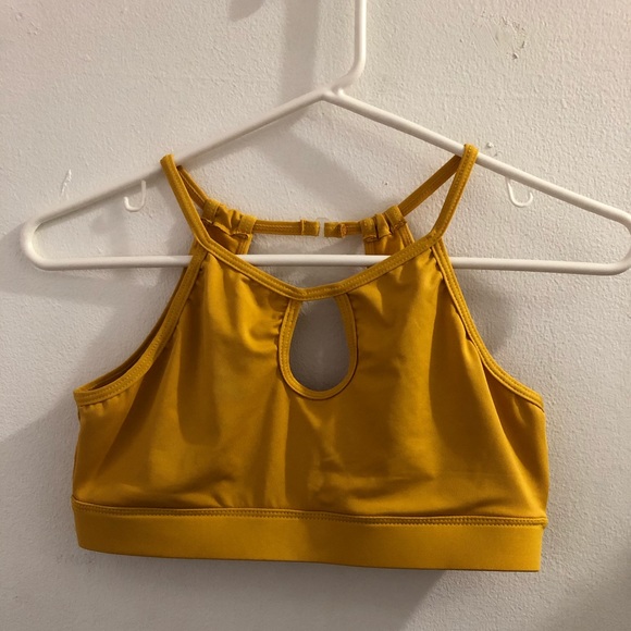 Cut out crop top Sports Bra - Picture 2 of 5